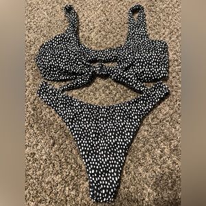 Black & White Bikini Size medium